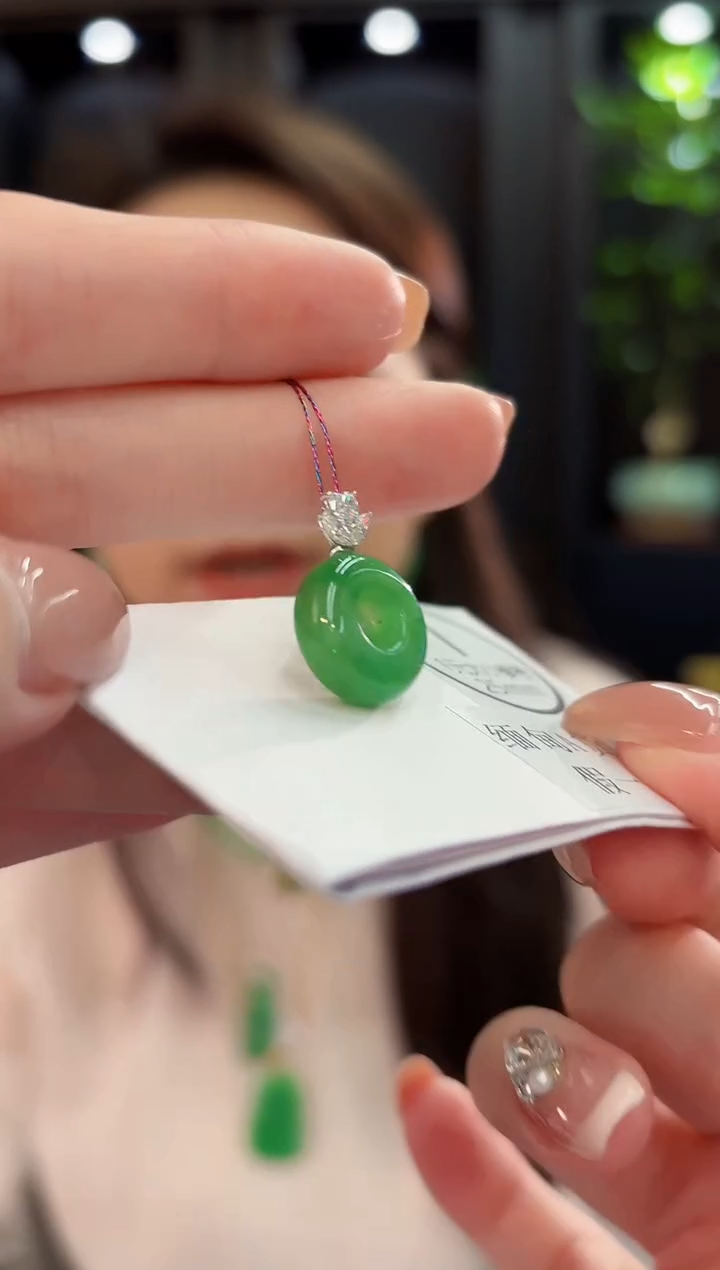 颈饰18K金镶嵌翡翠 缅甸A货/支持复检/一件