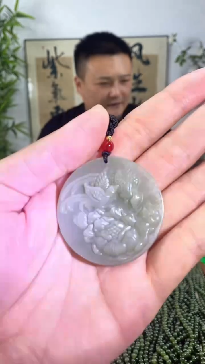 和田玉未镶嵌颈饰花开富贵