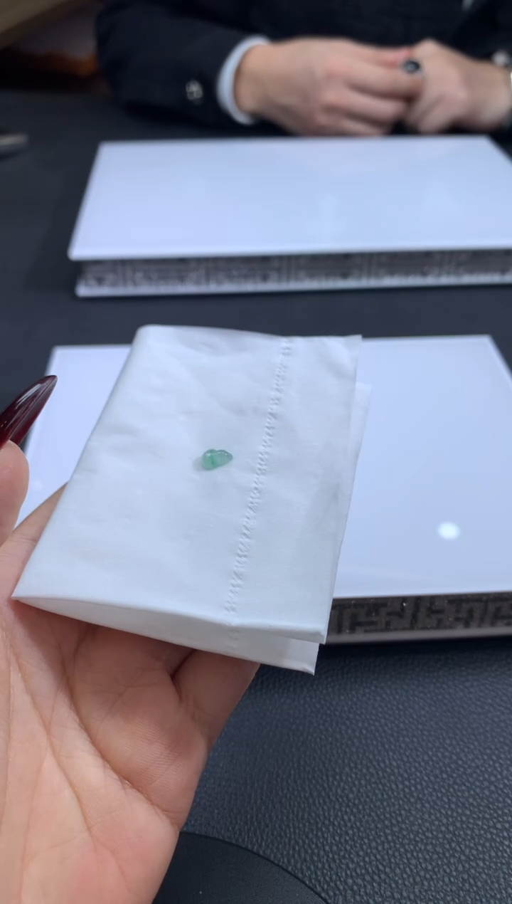 【闪购商品】定制翡翠未镶嵌翡翠