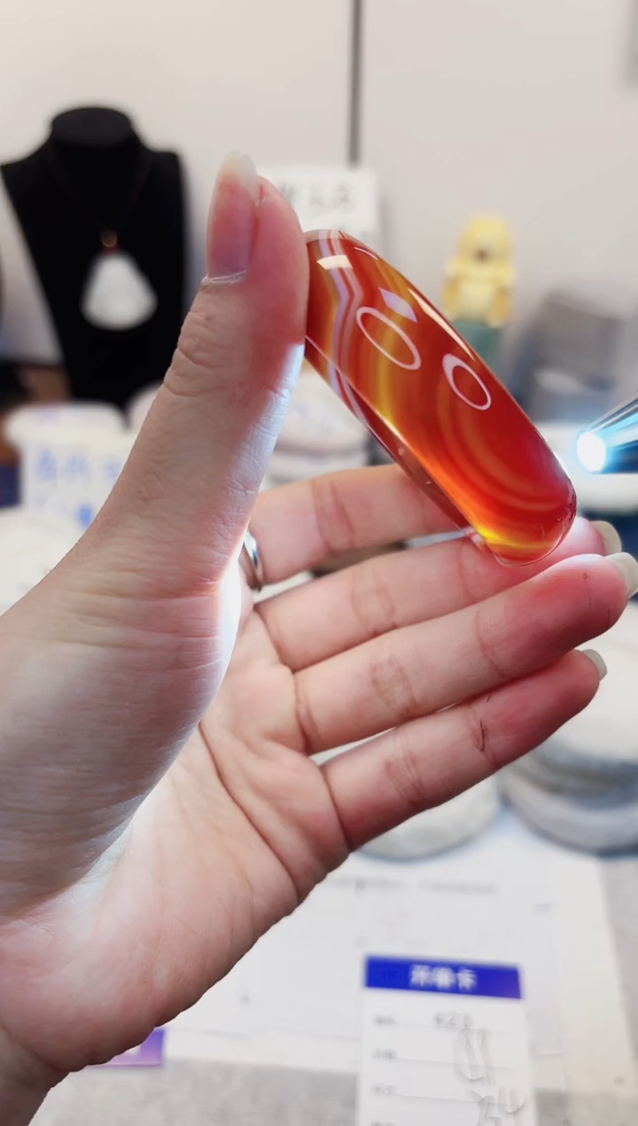 【闪购商品】石英质玉手镯未镶嵌423