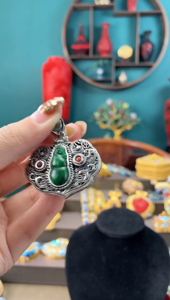 流**映非遗手工花丝镶嵌吊坠香囊