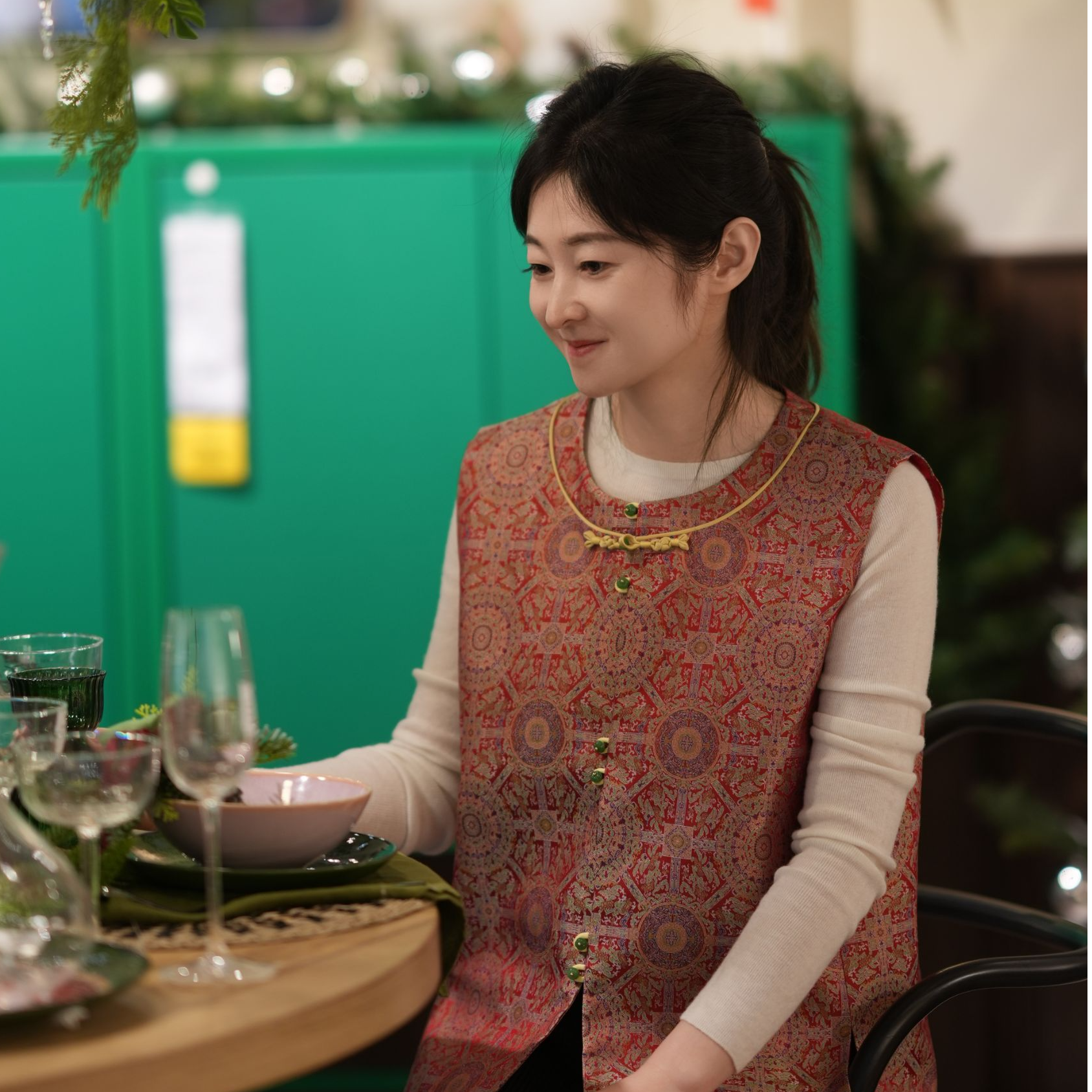 爱新觉罗 | 红色八达晕纹宋锦对襟圆领马甲