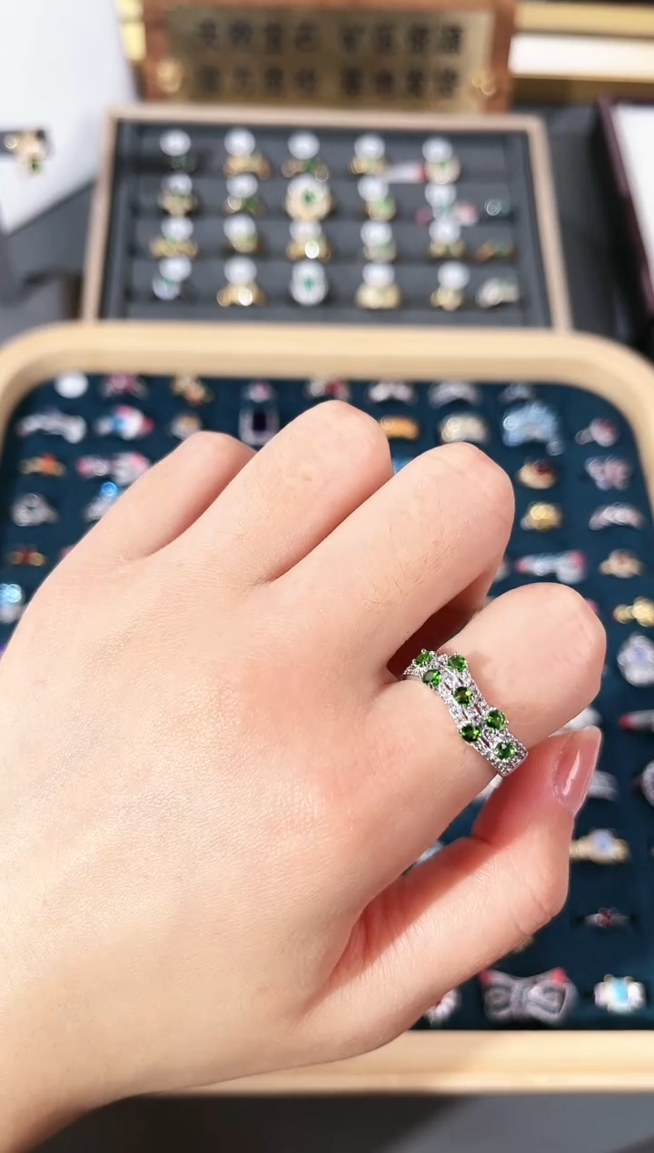 【闪购商品】透辉石戒指银S925镶嵌K80