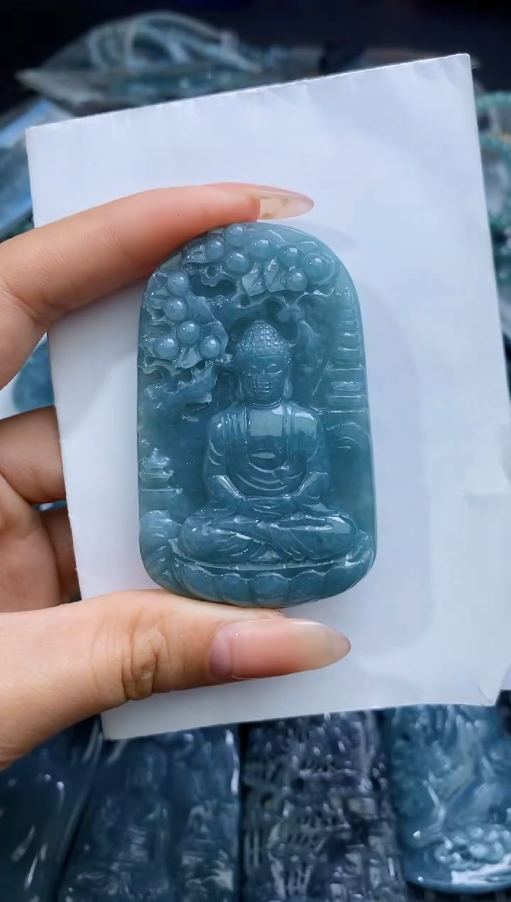 【闪购商品】翡翠颈饰未镶嵌          