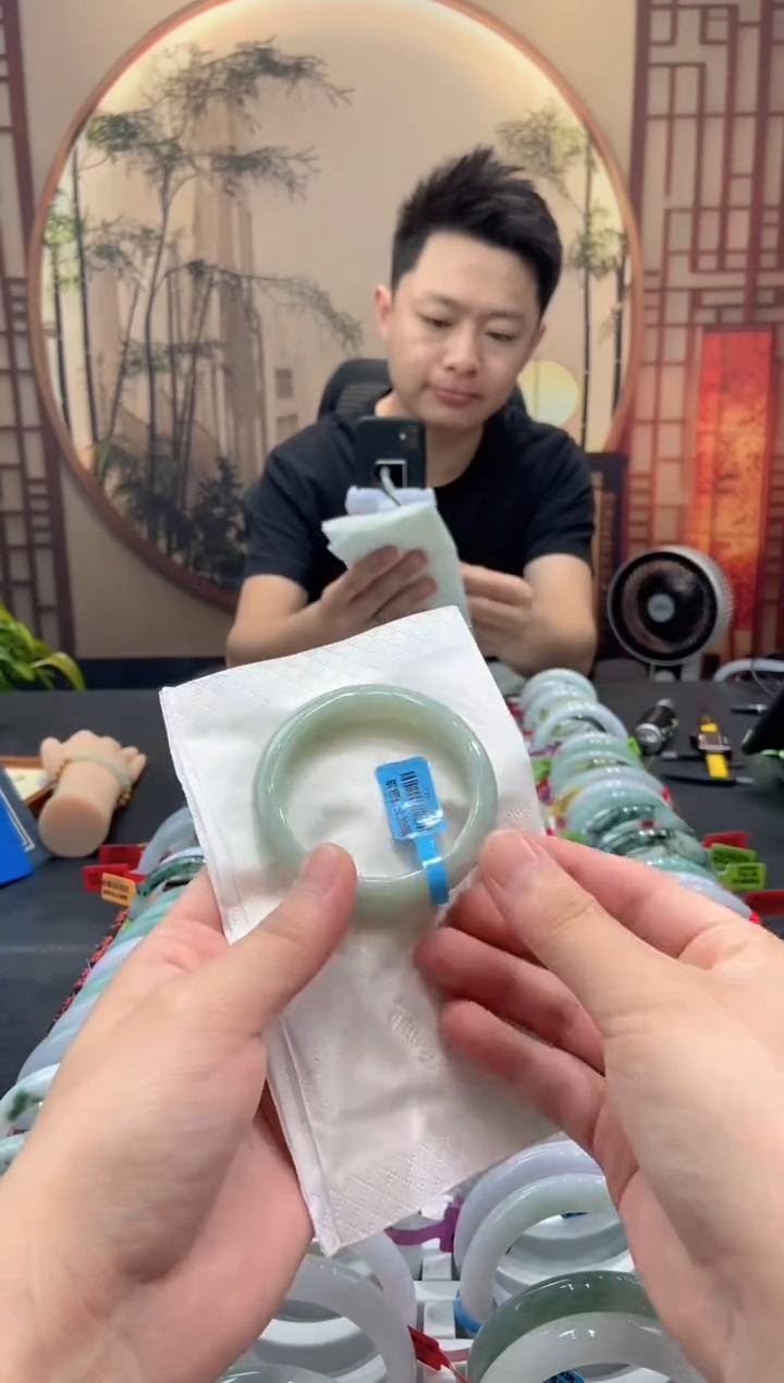 未镶嵌手镯翡翠000056643