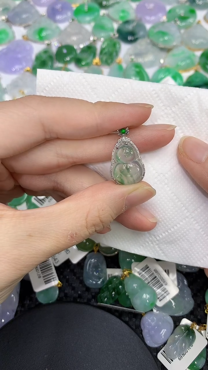 颈饰18K金镶嵌翡翠a货支持复检百元以上9元证书费自理