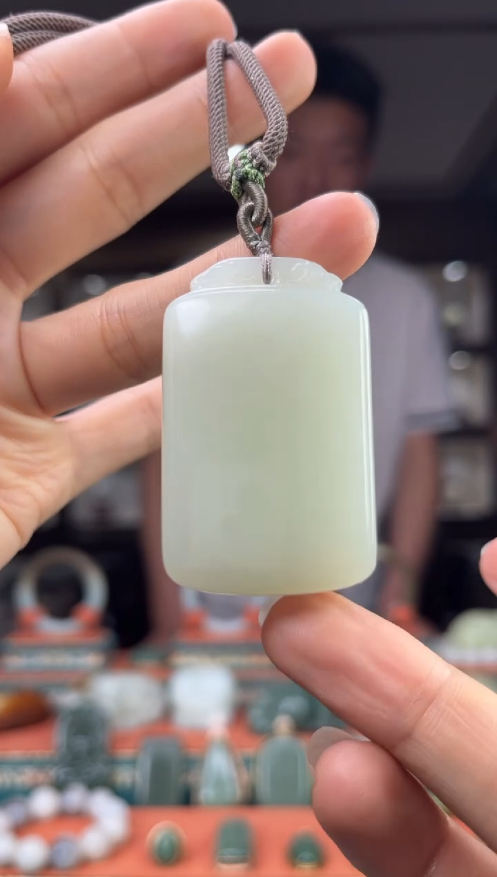 和田玉未镶嵌颈饰佩佩