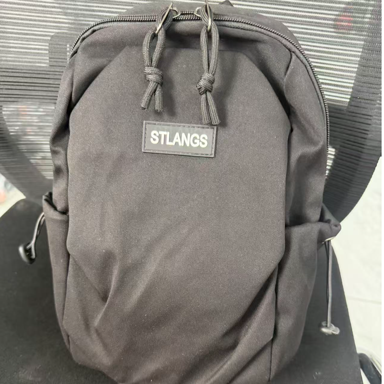 户外休闲男大容量女同款软面双肩背拉链背包