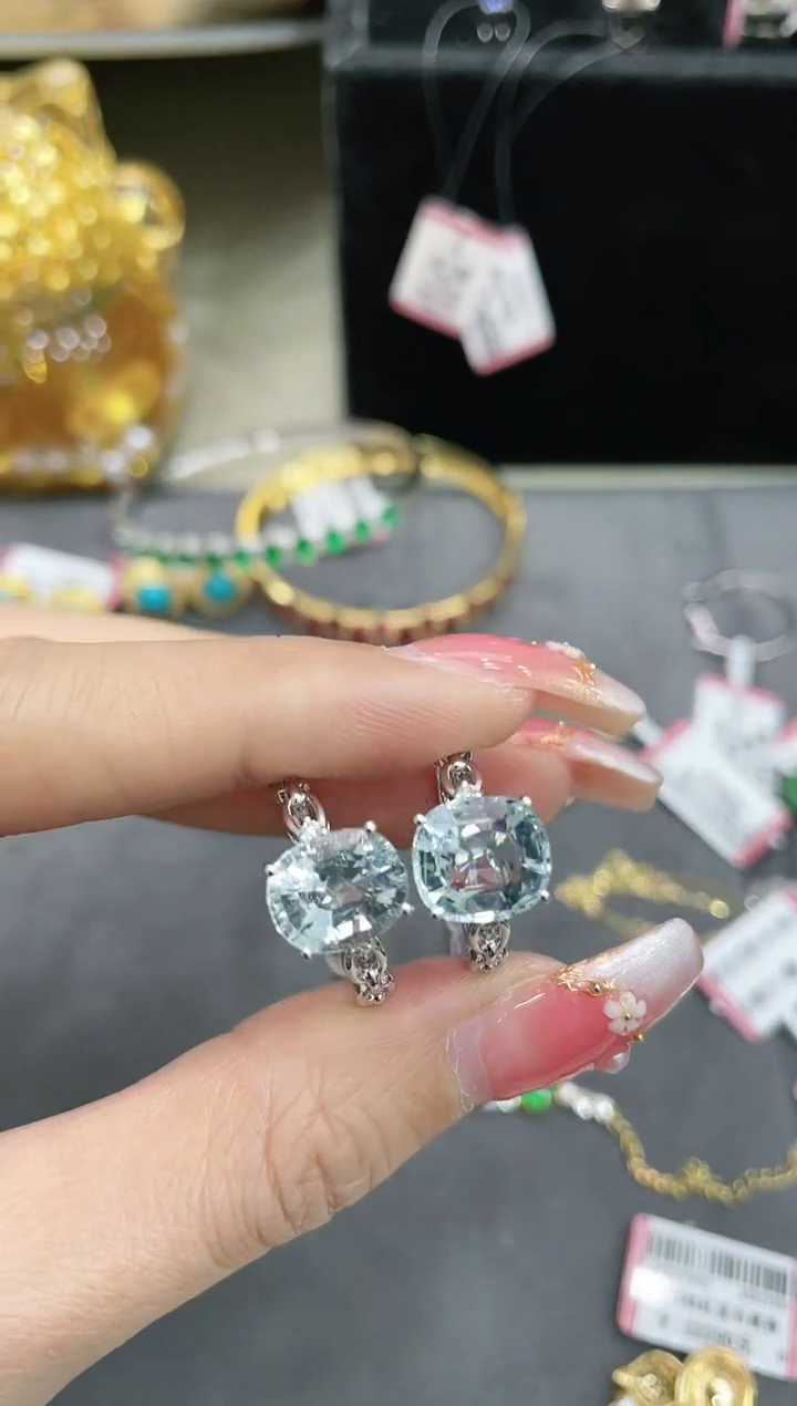 【闪购商品】海蓝宝石戒指18K金镶嵌·多样性发其一