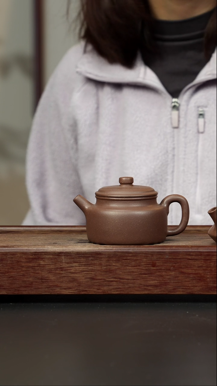 紫砂茶壶四号井老紫泥 德钟
