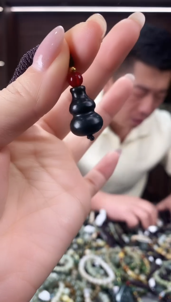 【闪购商品】和田玉颈饰未镶嵌多样性发货，拍一发一