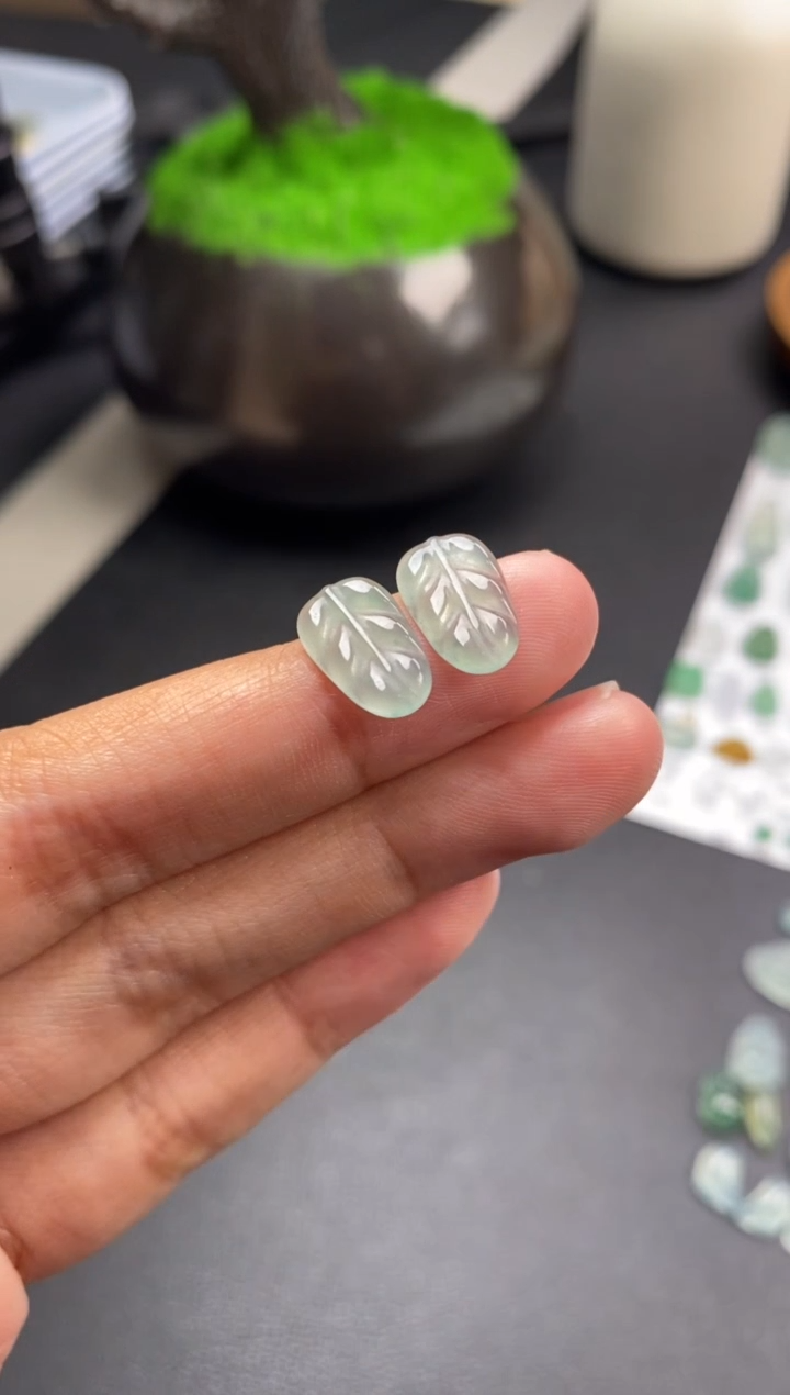 颈饰未镶嵌翡翠翡翠冰种叶子一对