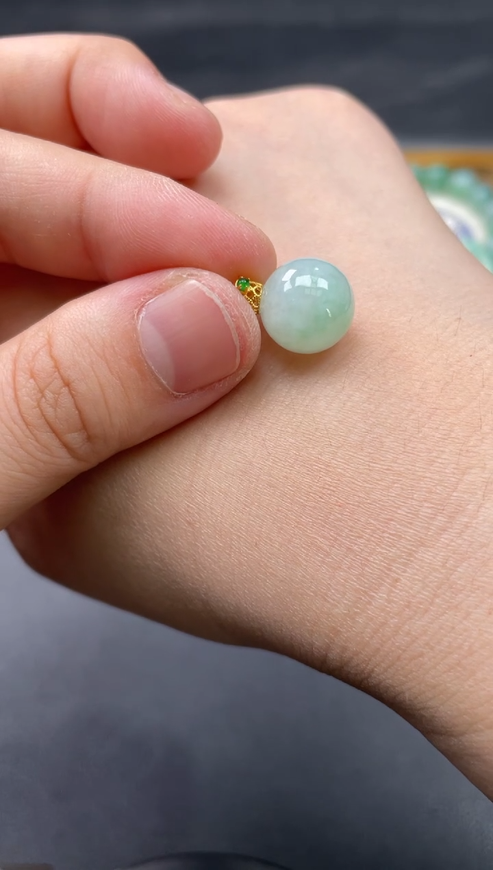 【闪购商品】翡翠颈饰18K金镶嵌58.........