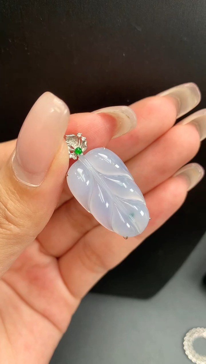 【闪购商品】翡翠颈饰18K金镶嵌叶子1346