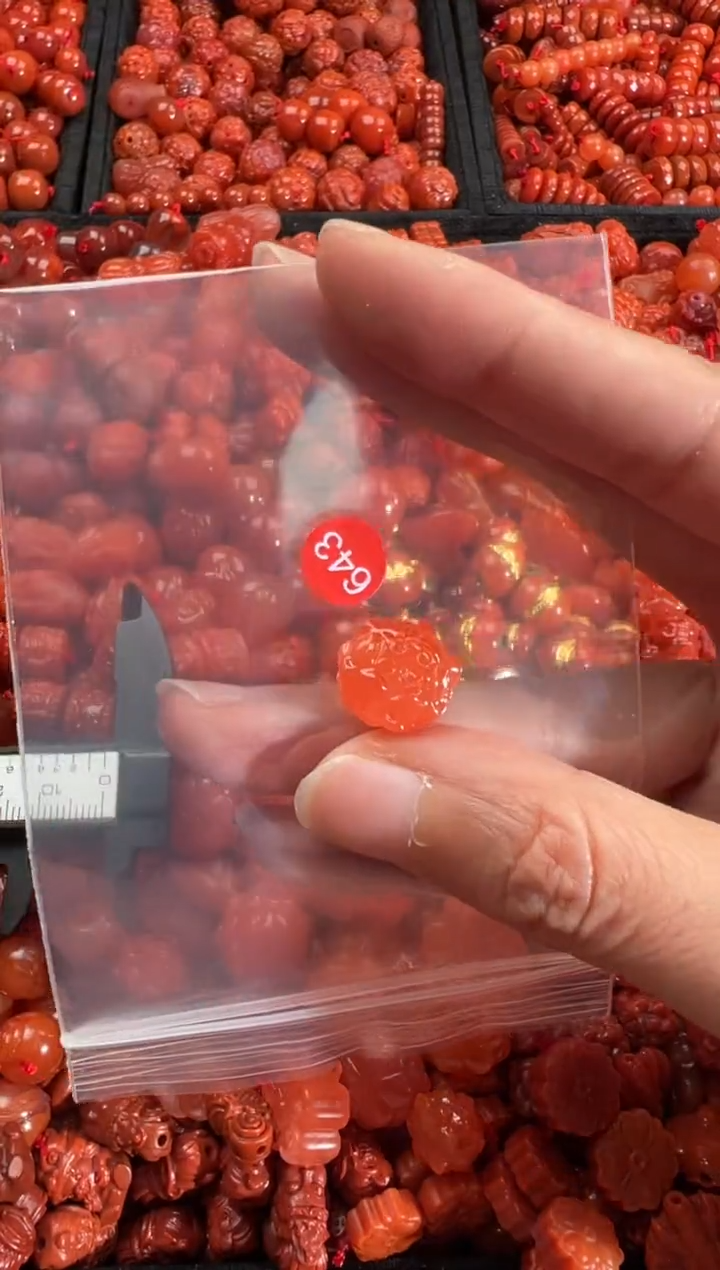 【闪购商品】南红玛瑙未镶嵌颈饰1