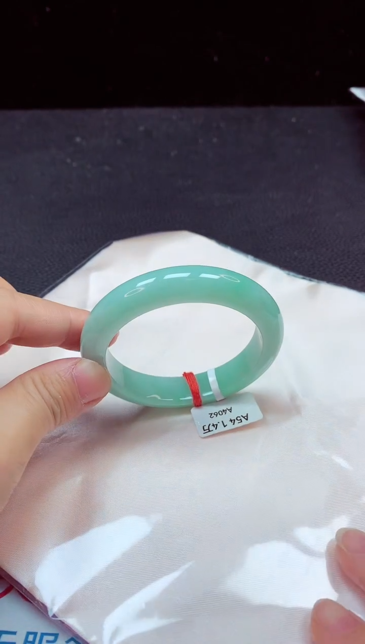 【闪购商品】翡翠手镯（圆镯）未镶嵌手镯54