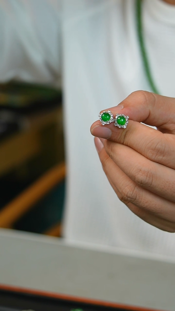 【闪购商品】翡翠耳饰18K金镶嵌26号-耳钉/GG/1