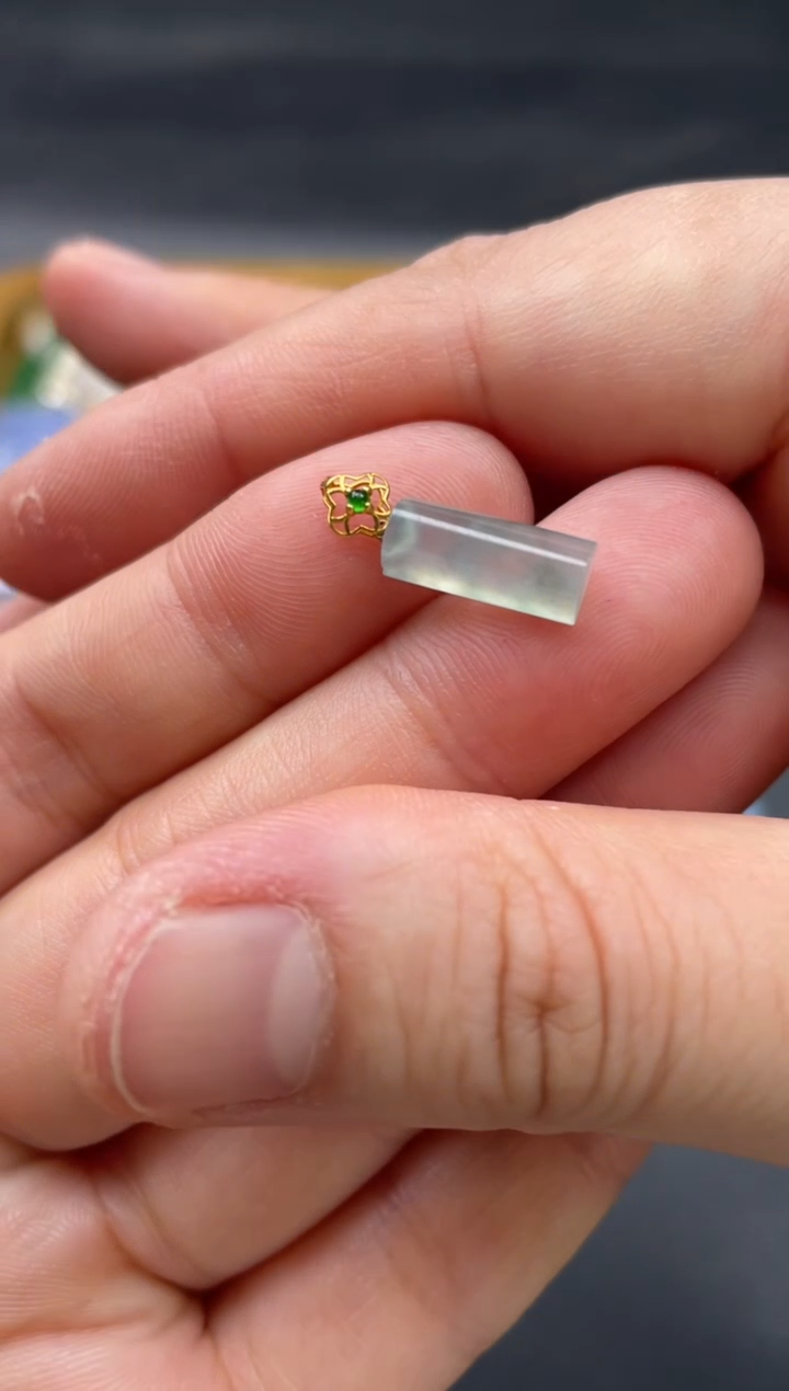 【闪购商品】翡翠颈饰18K金镶嵌28..........