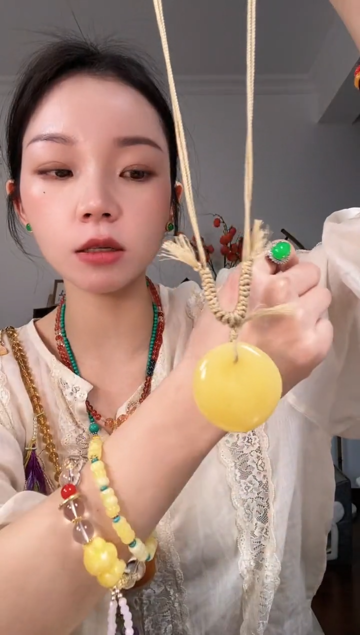 【闪购商品】琥珀颈饰未镶嵌Z43ZZZZZ