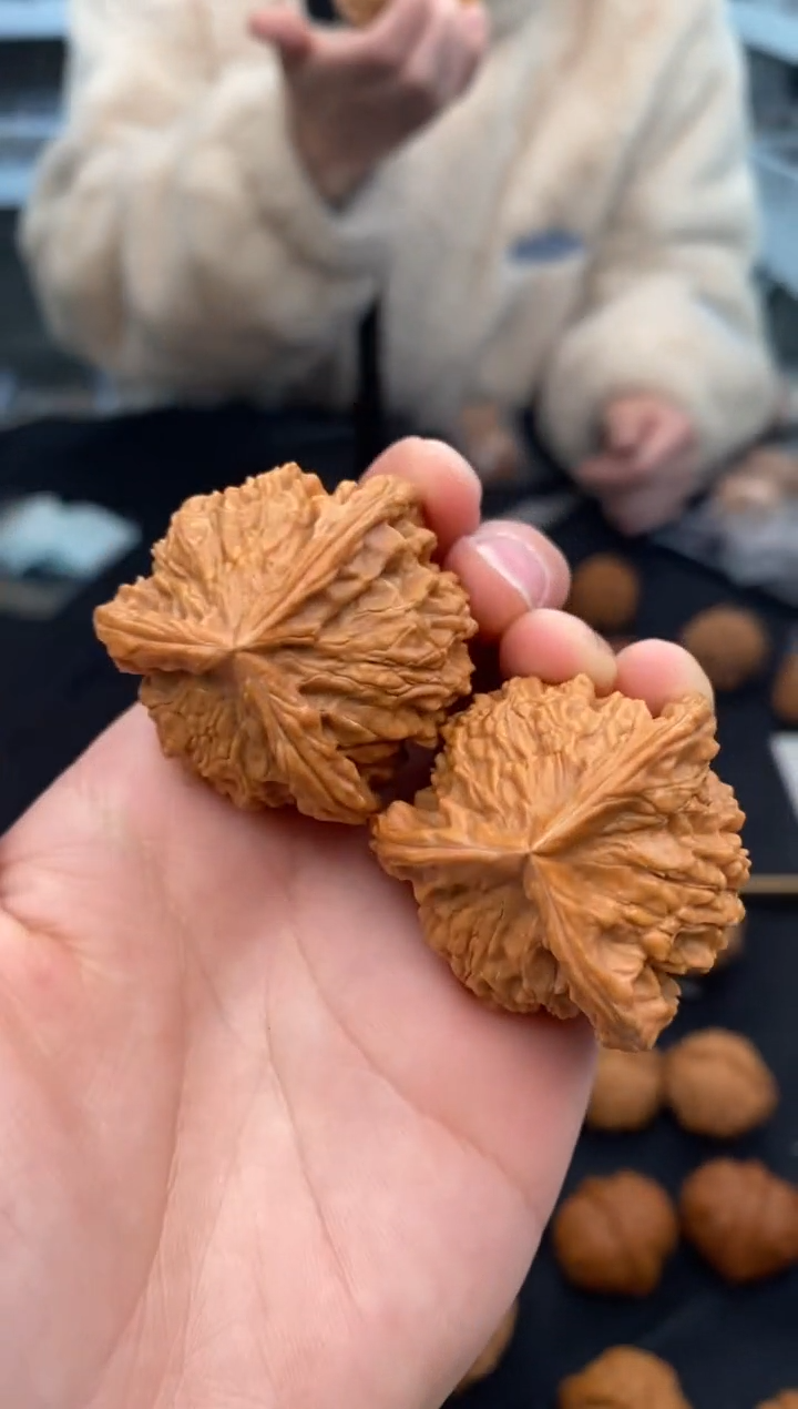 【闪购商品】文玩核桃把件盘山奔39-t848