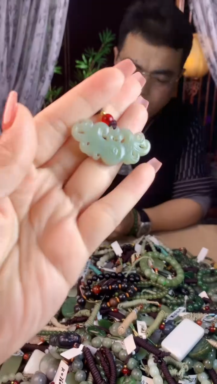 【闪购商品】和田玉挂件未镶嵌多样性发货拍一发一