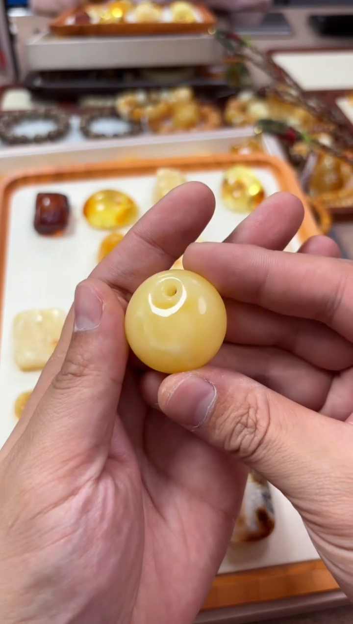 【闪购商品】琥珀裸石未镶嵌公主扣