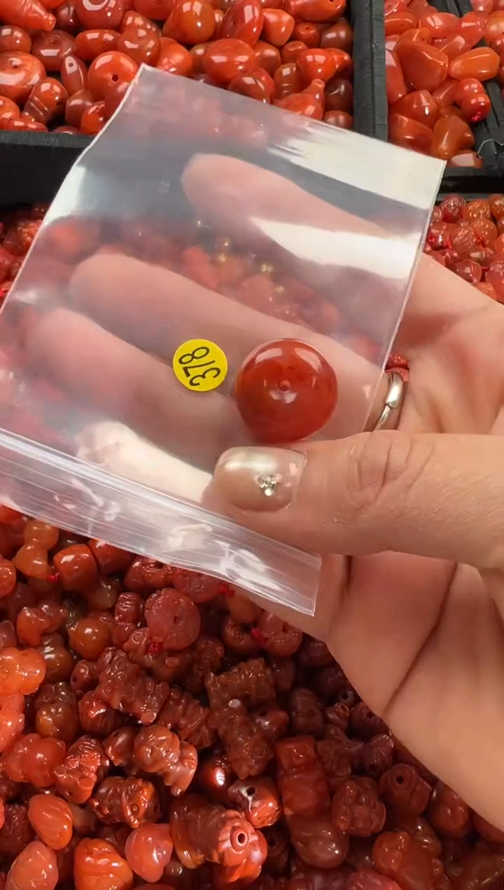 【闪购商品】南红玛瑙颈饰未镶嵌1