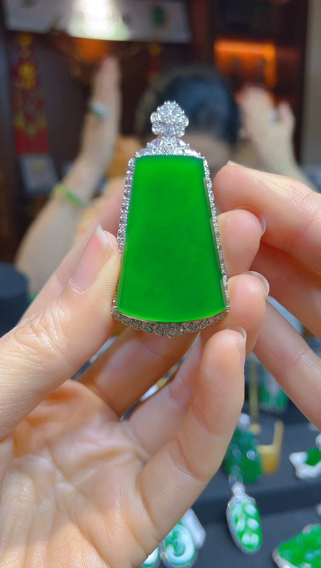 【闪购商品】翡翠颈饰18K金镶嵌117832天然A货翡翠无事牌