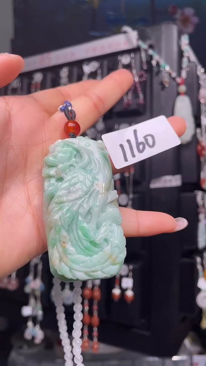 颈饰未镶嵌翡翠喜欢拍