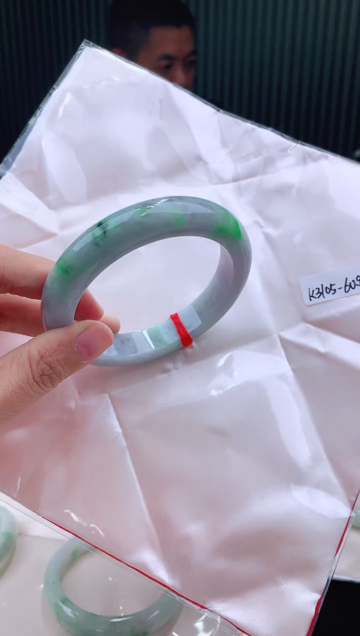 未镶嵌手镯翡翠60