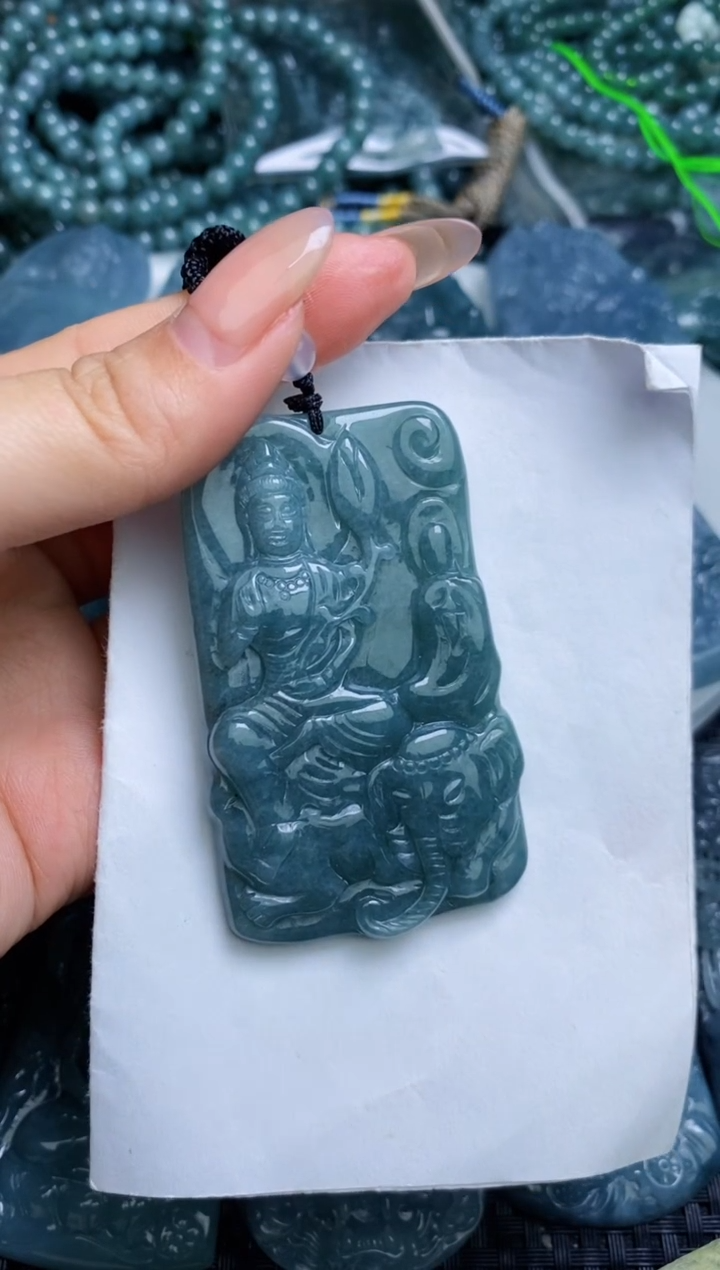 【闪购商品】翡翠颈饰未镶嵌          