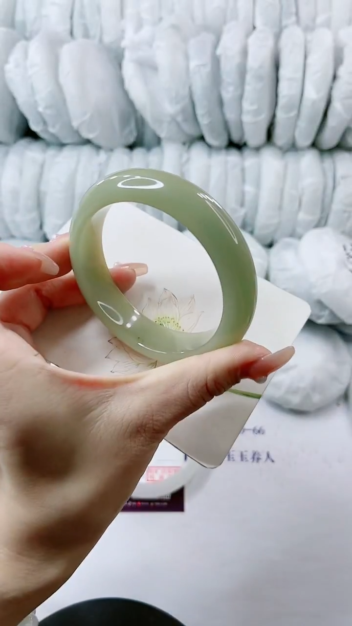 【闪购商品】石英质玉手镯未镶嵌多样性发货A77