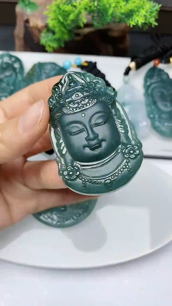 【闪购商品】翡翠颈饰未镶嵌