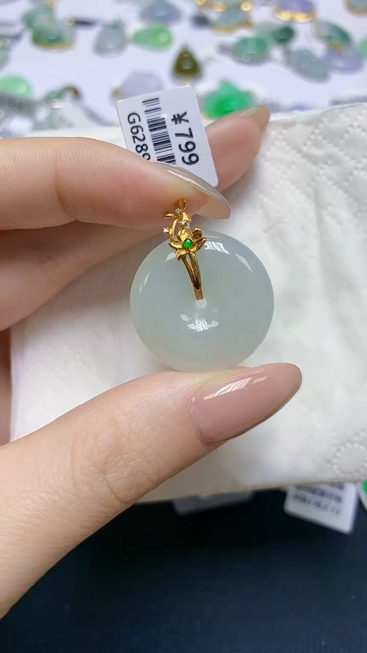 翡翠18K金镶嵌颈饰天然缅甸A货翡翠