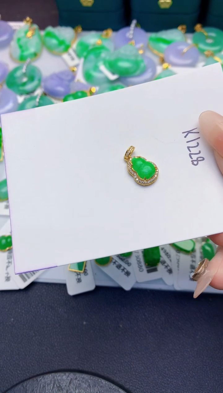 颈饰未镶嵌翡翠缅甸天然翡翠A货