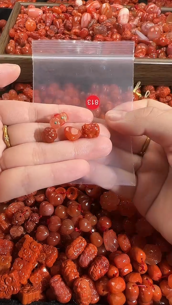 颈饰未镶嵌南红玛瑙1