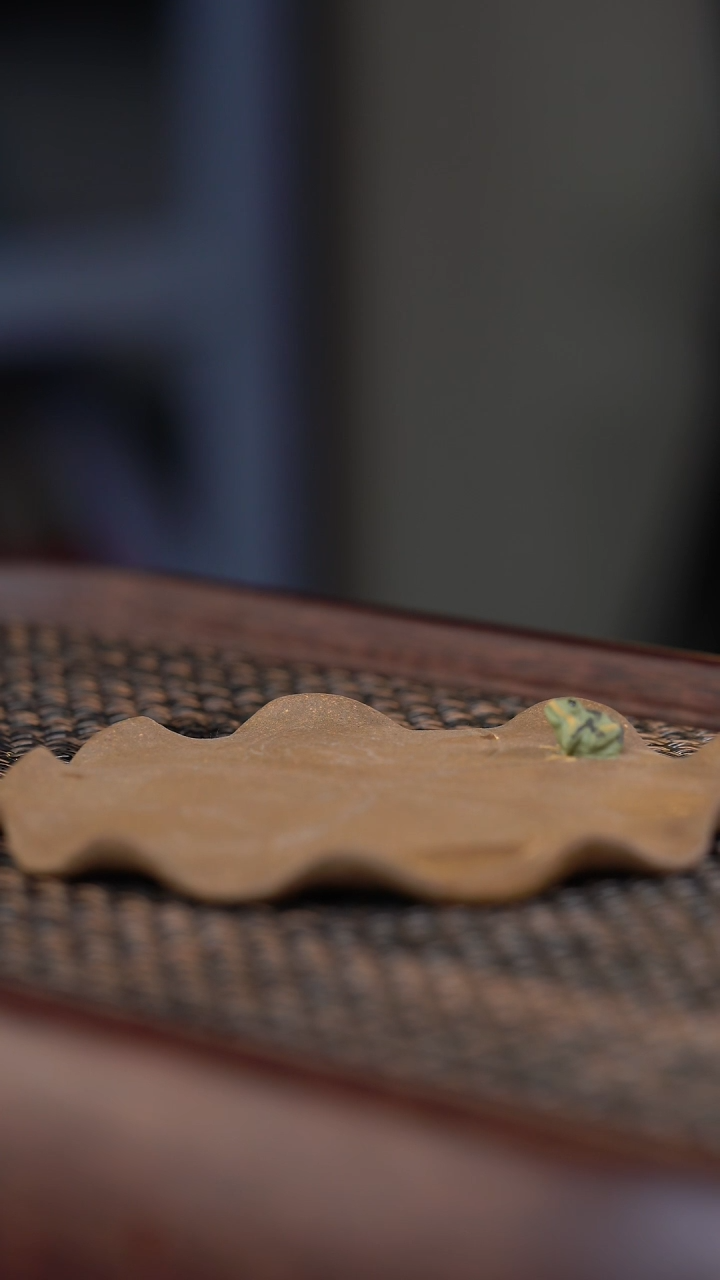 【闪购商品】手工原矿段泥荷叶青蛙壶承