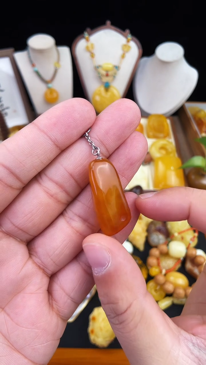 琥珀未镶嵌珠宝奇石柒月