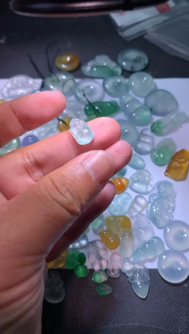 【闪购商品】翡翠颈饰未镶嵌貔貅