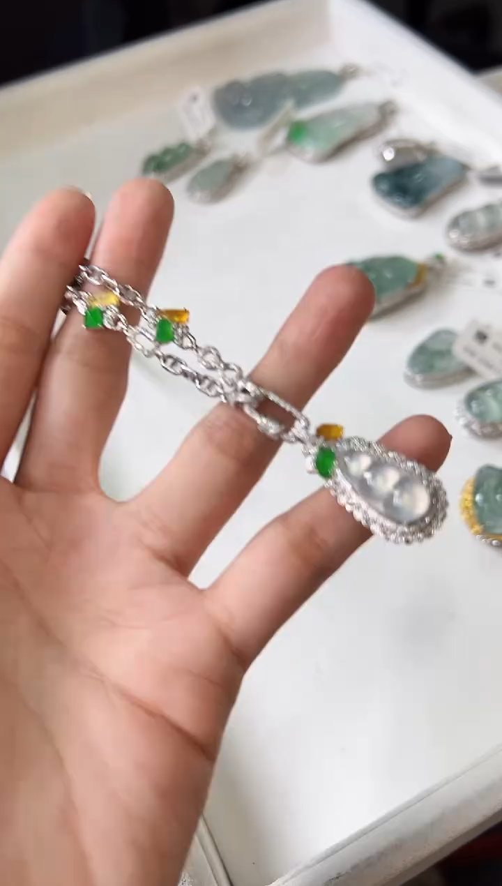 颈饰18K金镶嵌翡翠KYZ1025-064