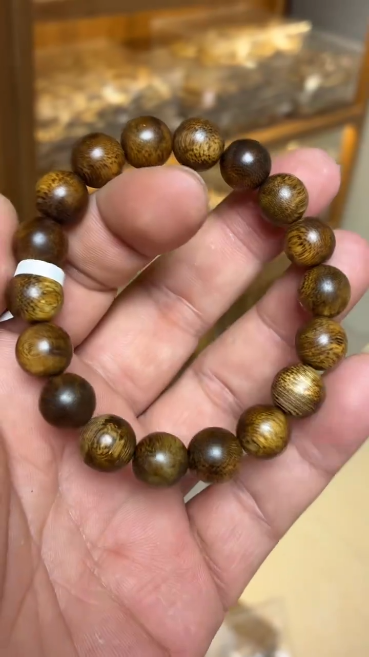 沉香手串 海南莺歌绿圆珠单圈虫漏1.1+多样性发其一