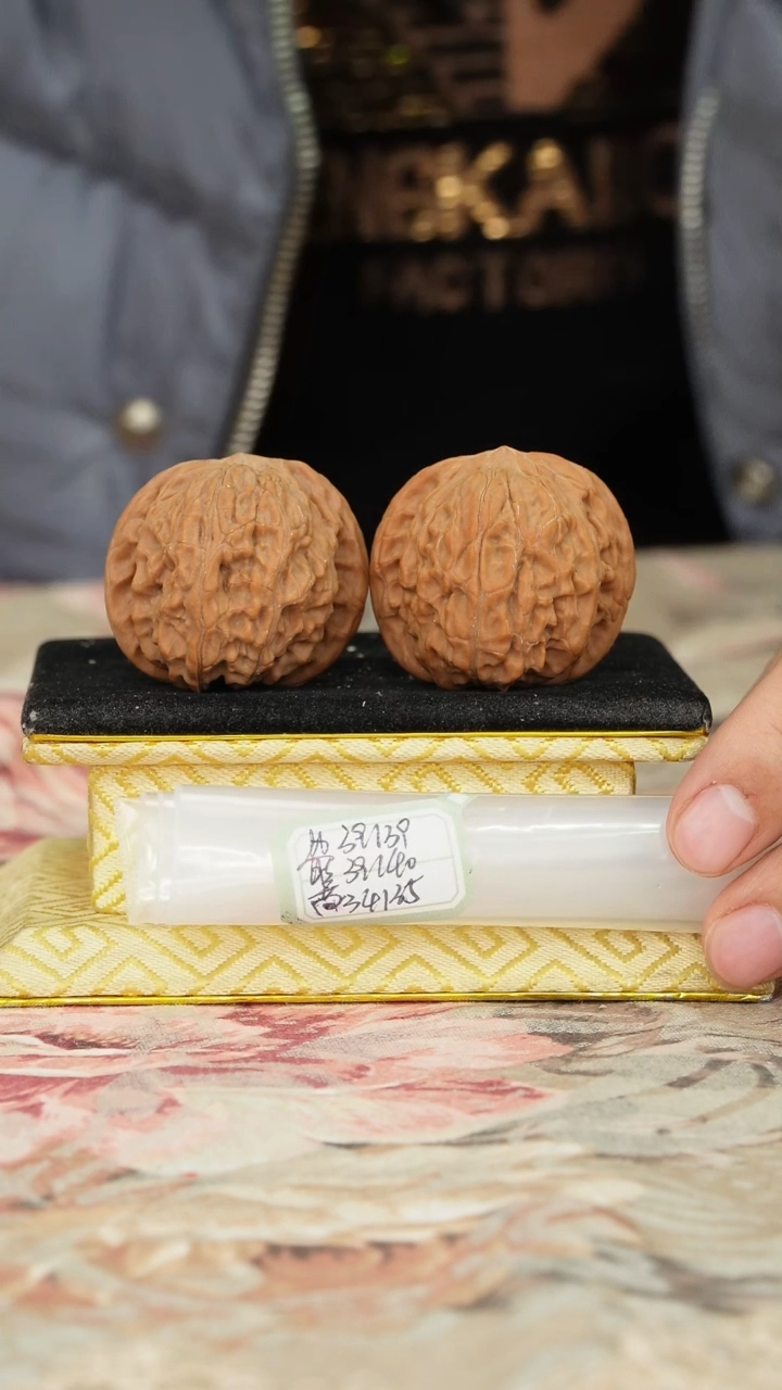 【闪购商品】文玩核桃把件磨盘