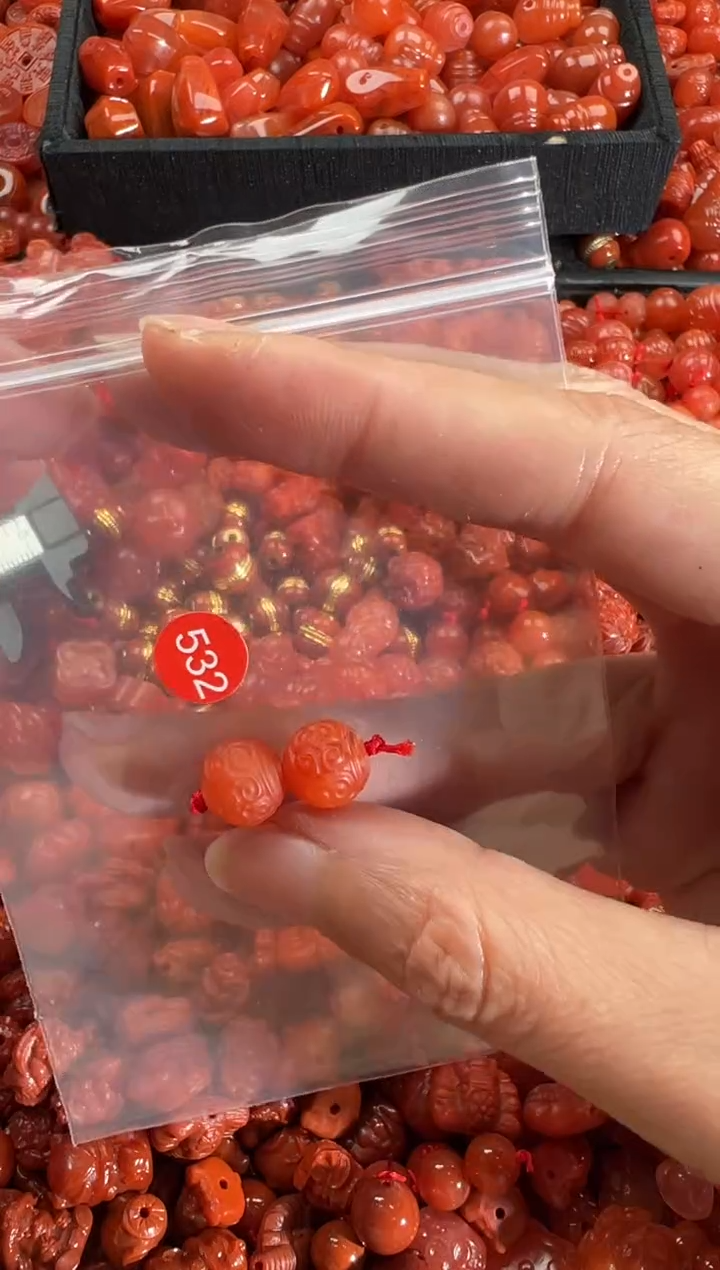 【闪购商品】南红玛瑙颈饰未镶嵌1