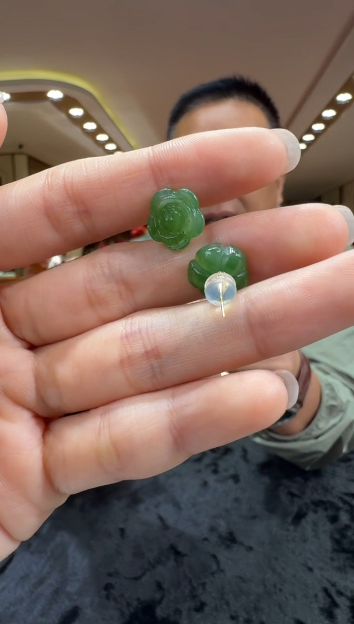 和田玉18K金镶嵌颈饰耳饰一对