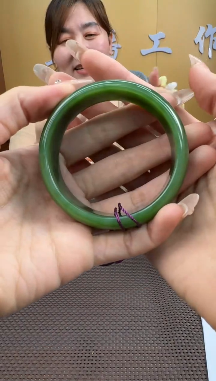 【闪购商品】和田玉手镯未镶嵌57