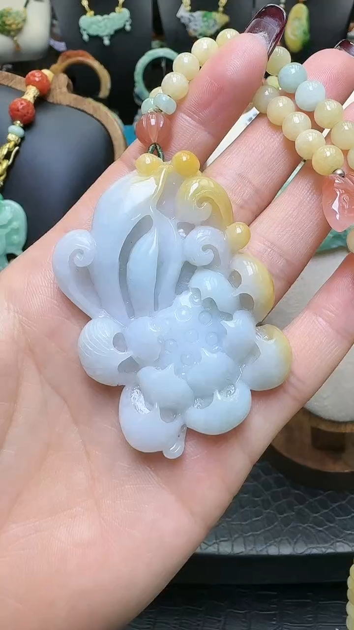 【闪购商品】翡翠颈饰未镶嵌花