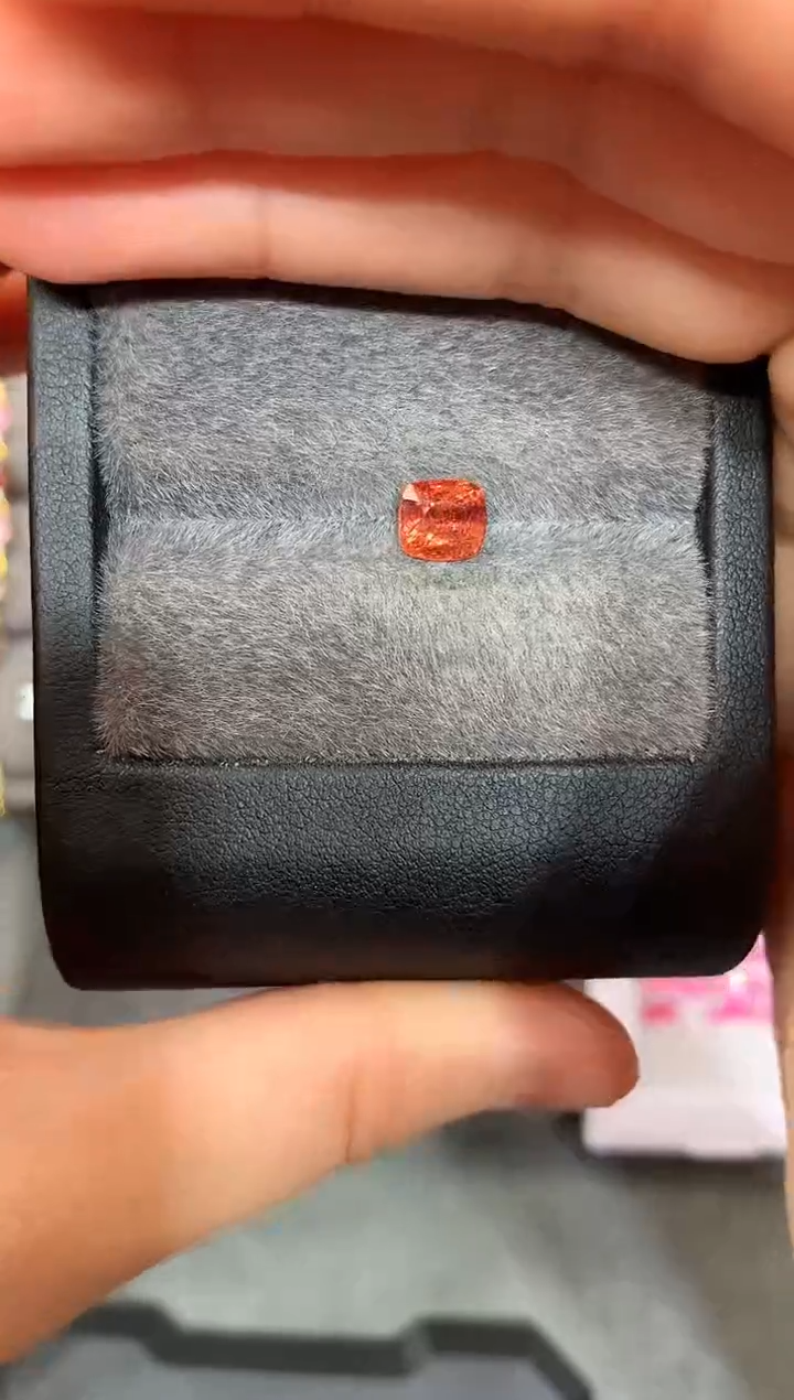 【闪购商品】定制尖晶石裸石未镶嵌枕型 橙色调 1.58ct