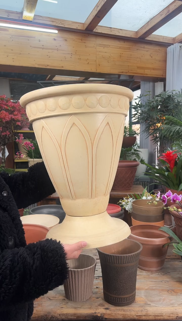 40*50/10H40/象牙色手工浮雕纹理强体冠军杯