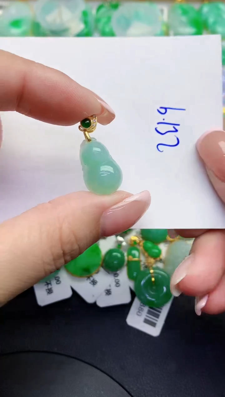 翡翠未镶嵌颈饰缅甸天然翡翠A货