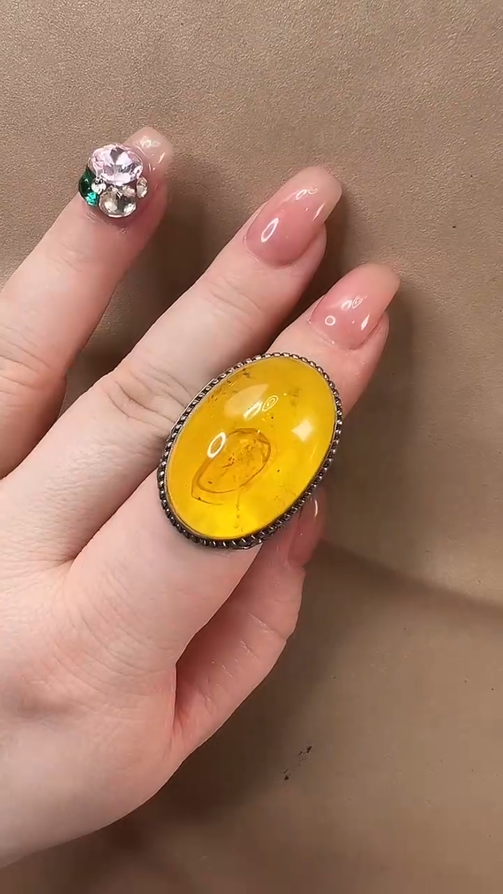 琥珀颈饰未镶嵌戒指